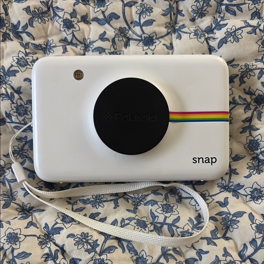 Polaroid White and Black Snap Camera with Two Packs of Paper (10x each)
